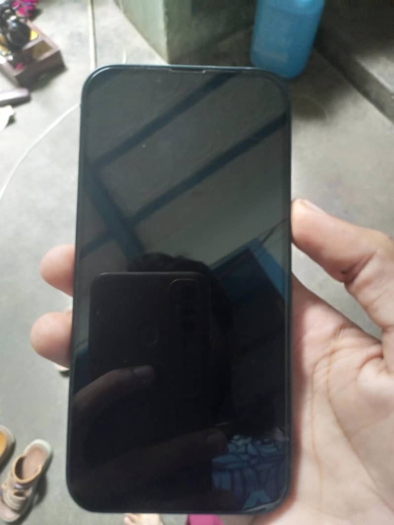 Apple iPhone 13 4