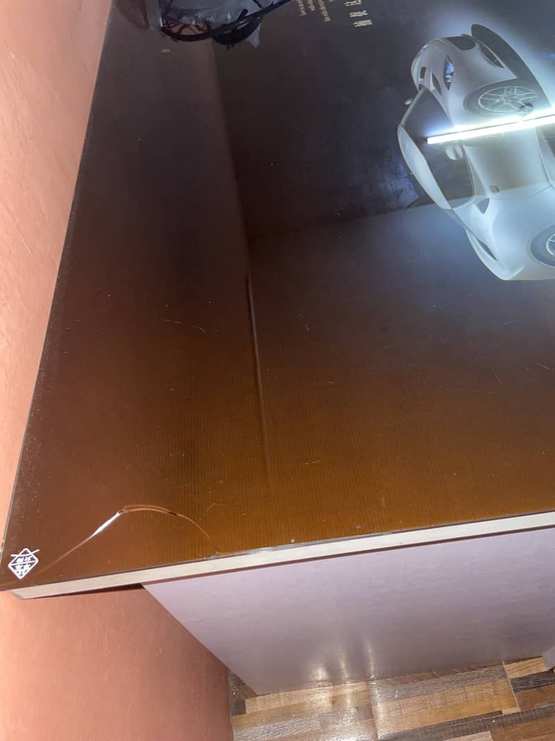 Computer table 0