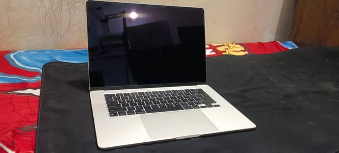 MacBook Air M3 15 inch (16/512) 100% health 34 cycle