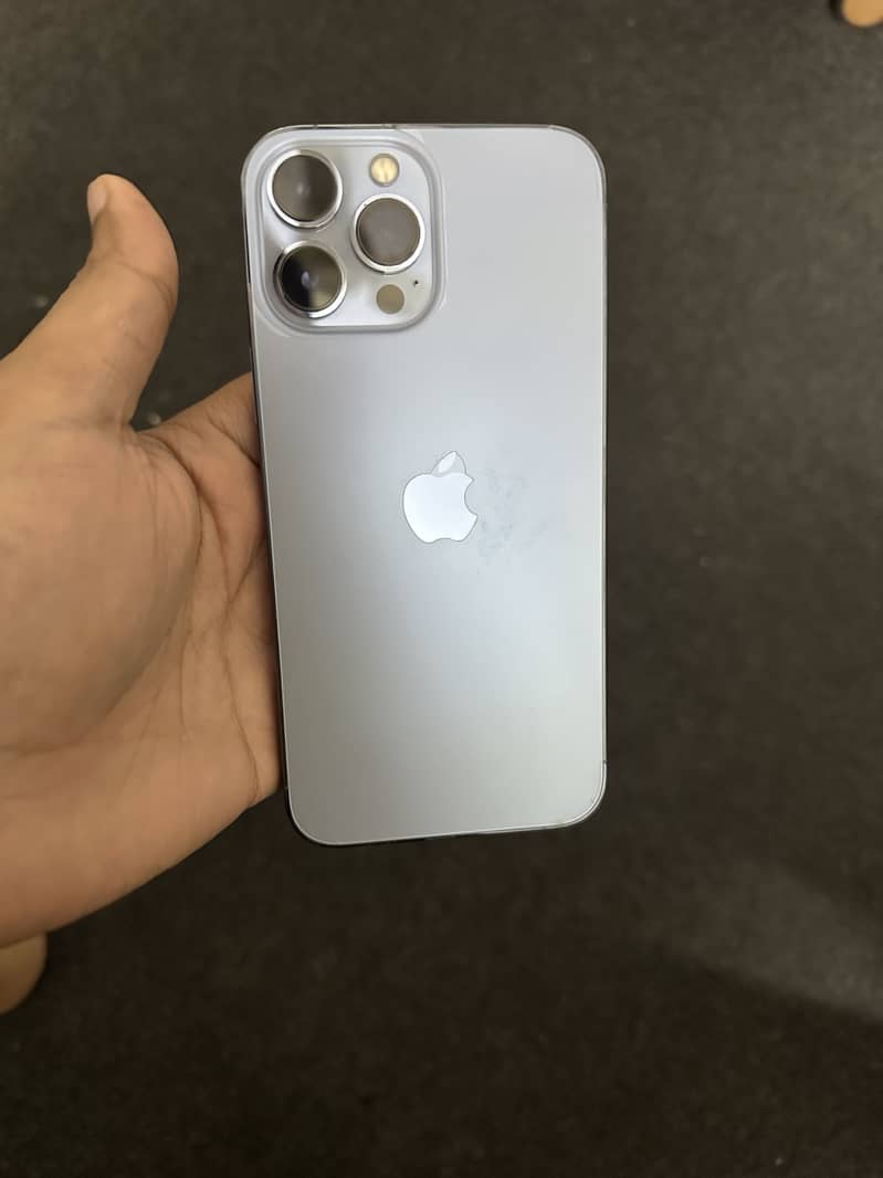 Apple iPhone 13 Pro Max 1
