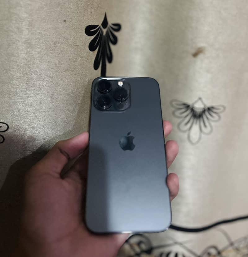 Apple iPhone 13 Pro 3
