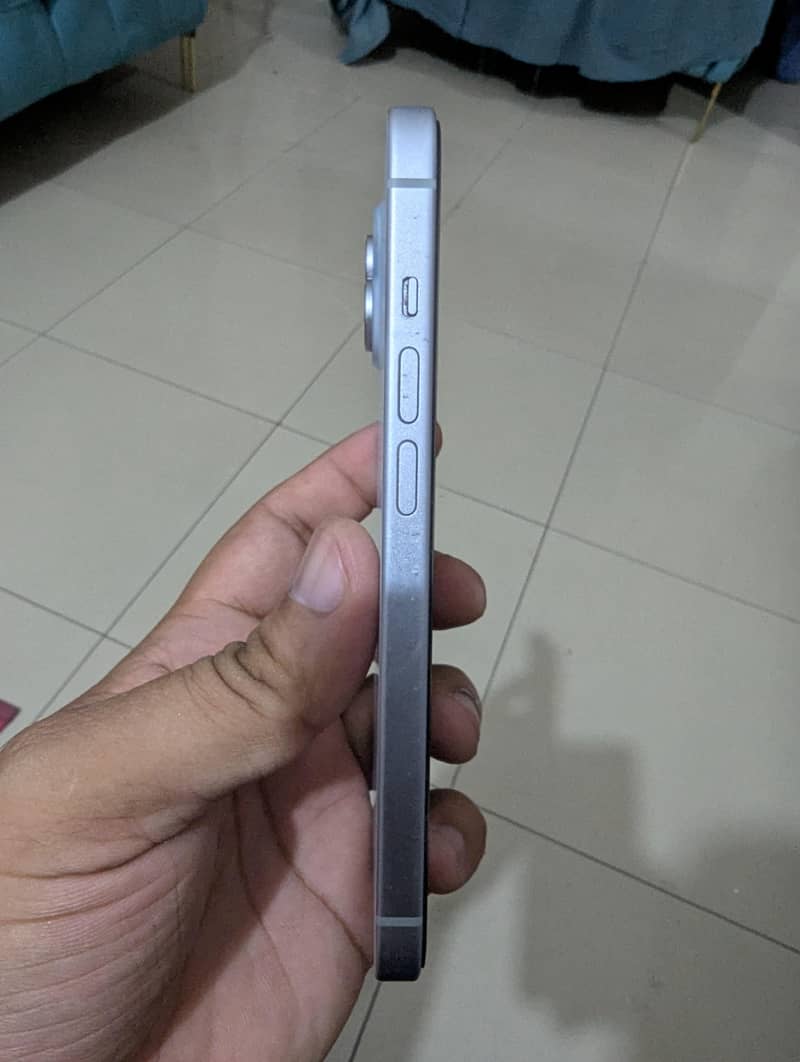 Apple iPhone 15 5