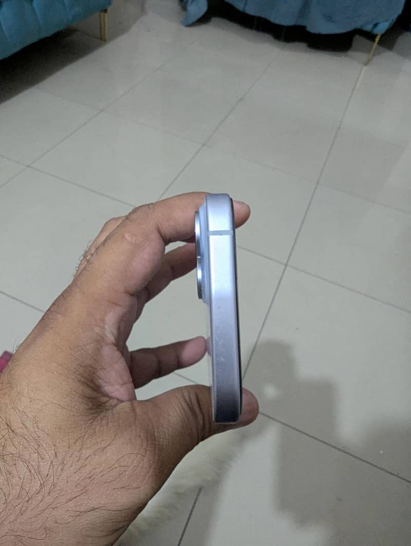 Apple iPhone 15 6