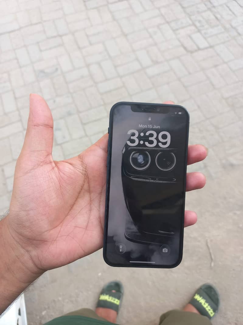 Apple iPhone 12 1