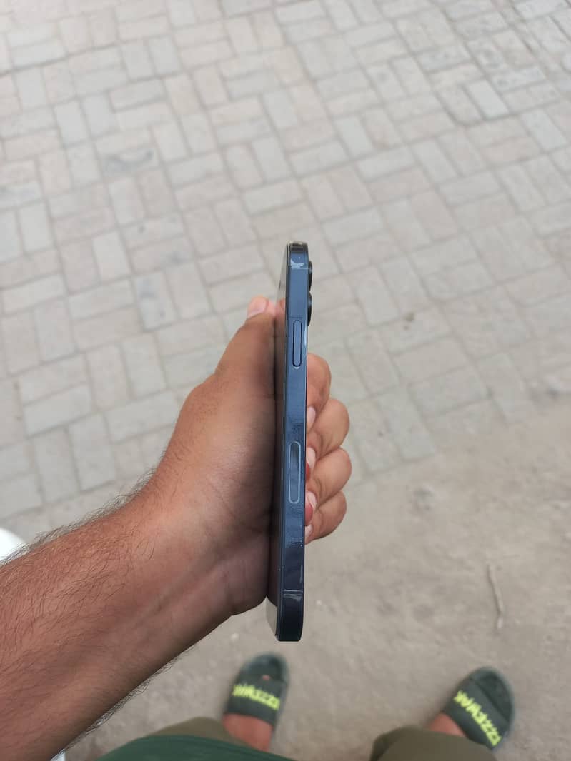 Apple iPhone 12 5