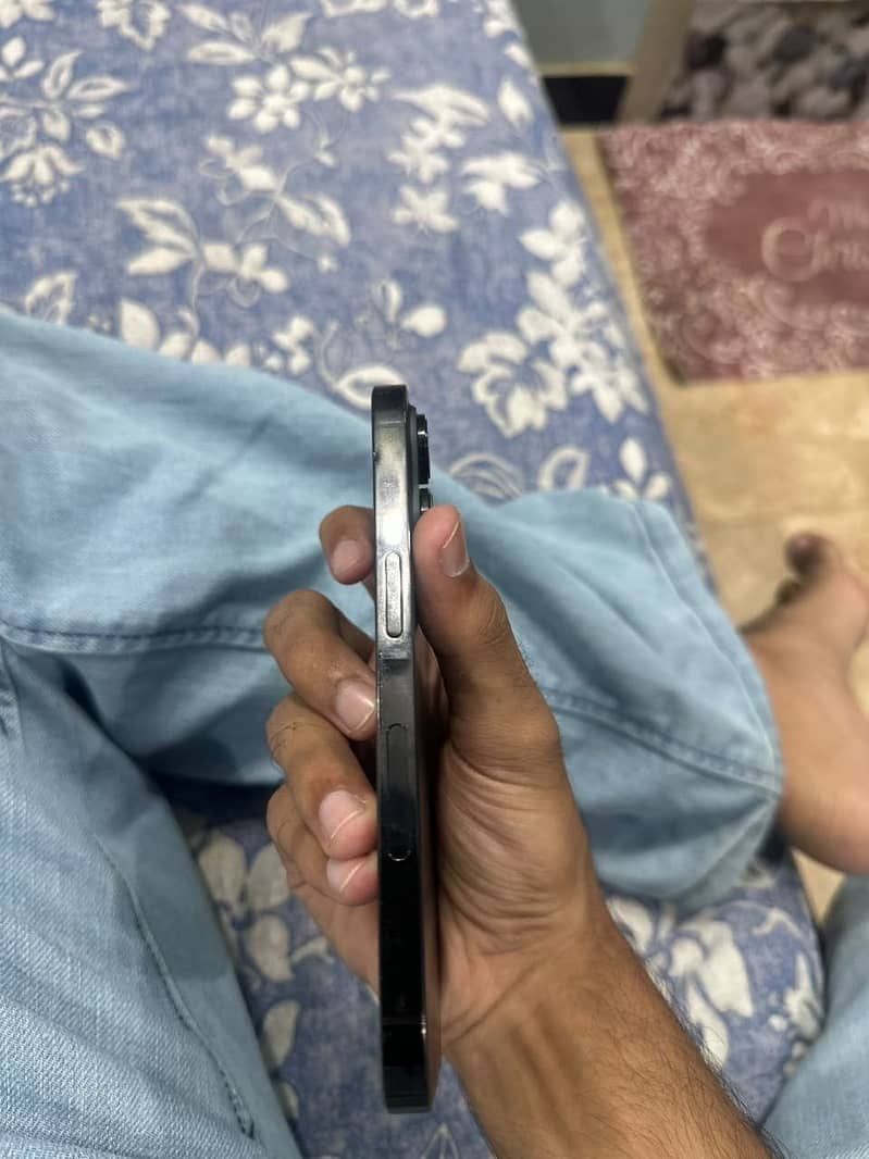 Apple iPhone 14 Pro 3