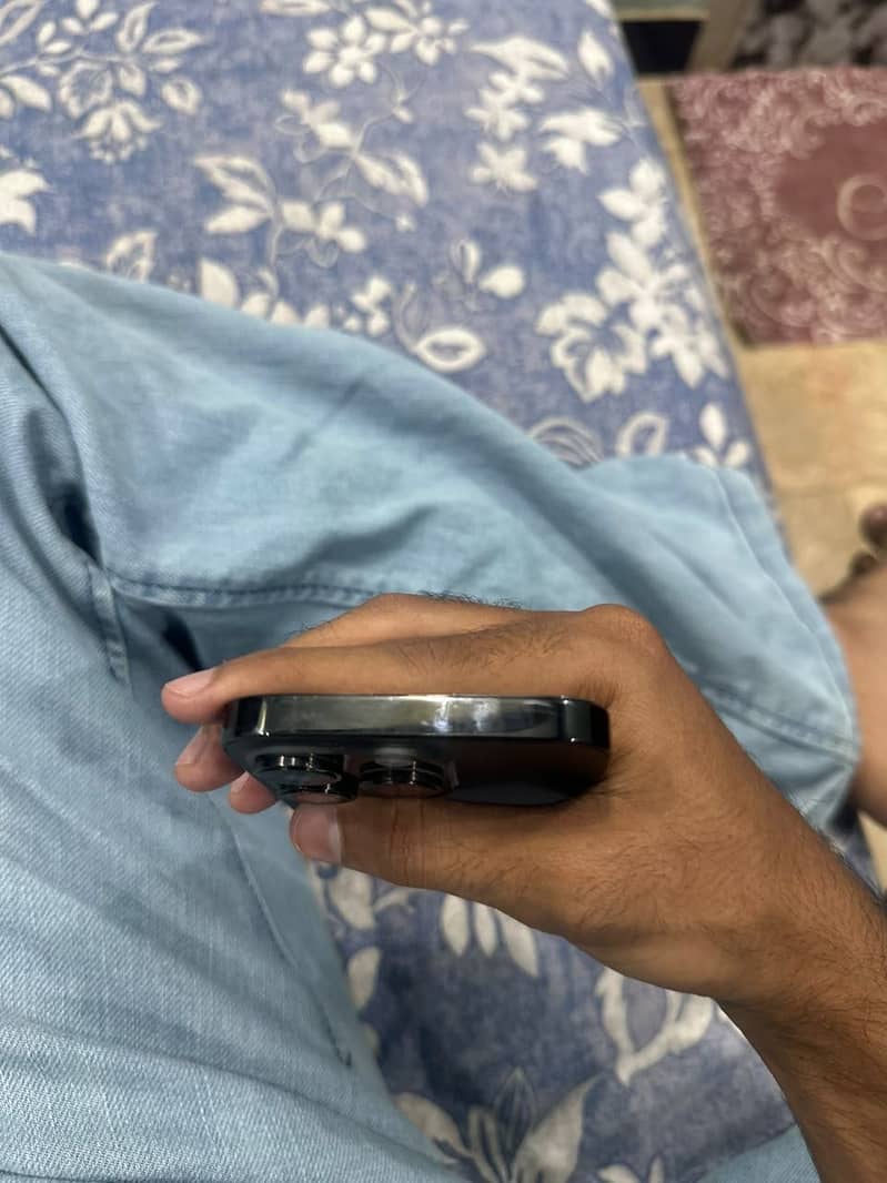 Apple iPhone 14 Pro 4