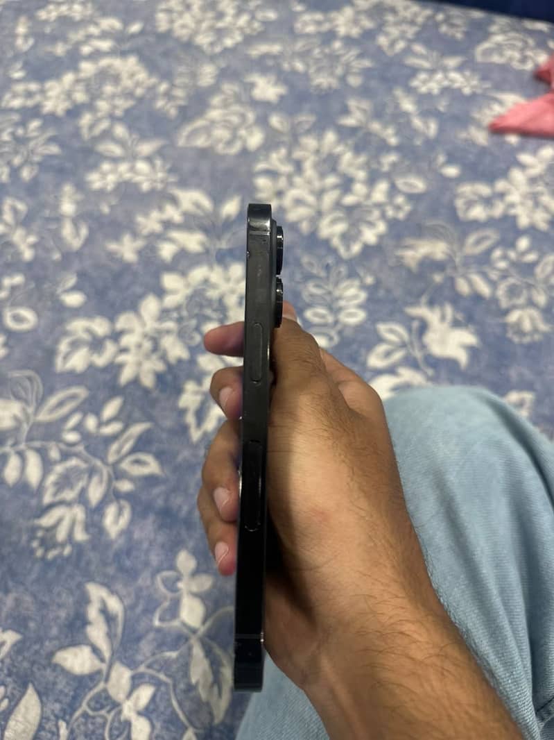 Apple iPhone 14 Pro 8