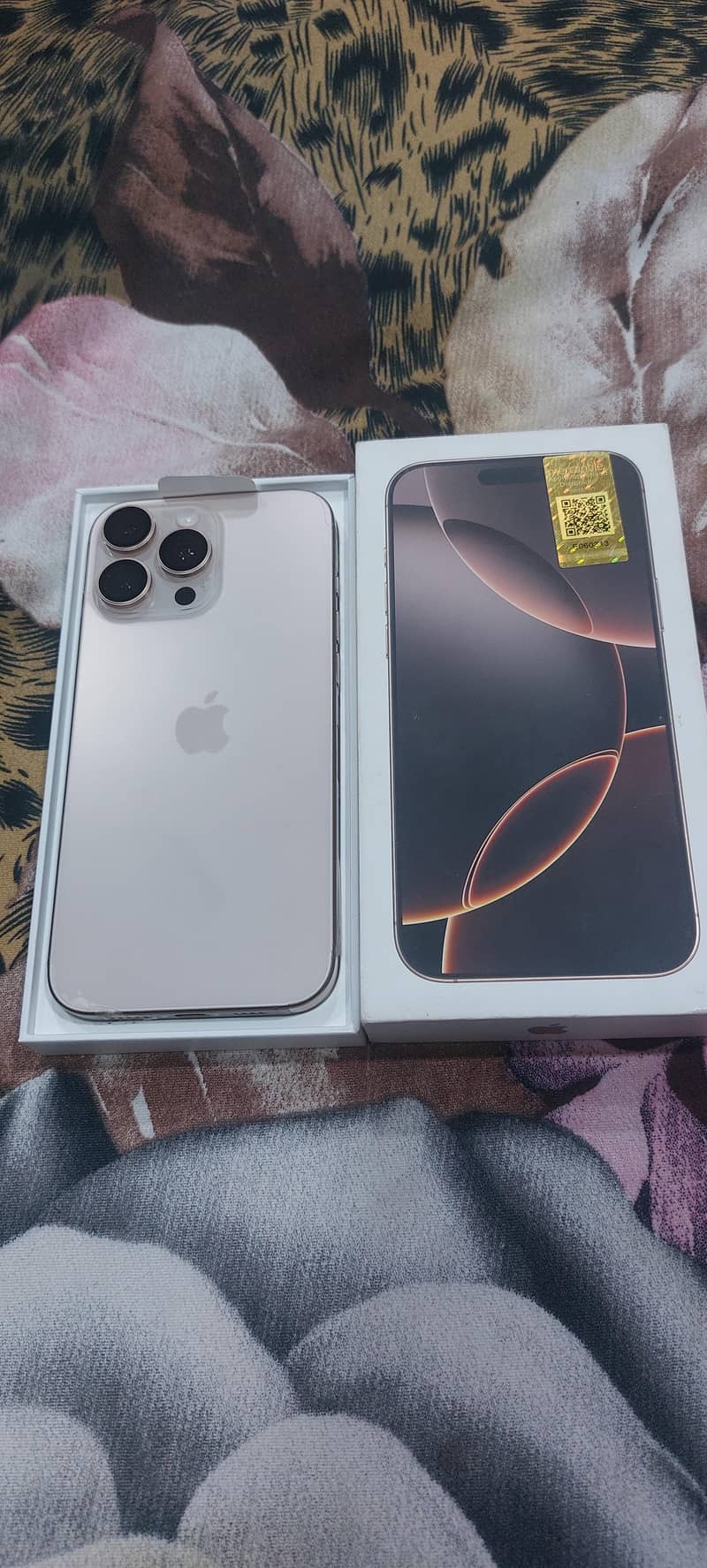 Apple iPhone 16 Pro Max 0