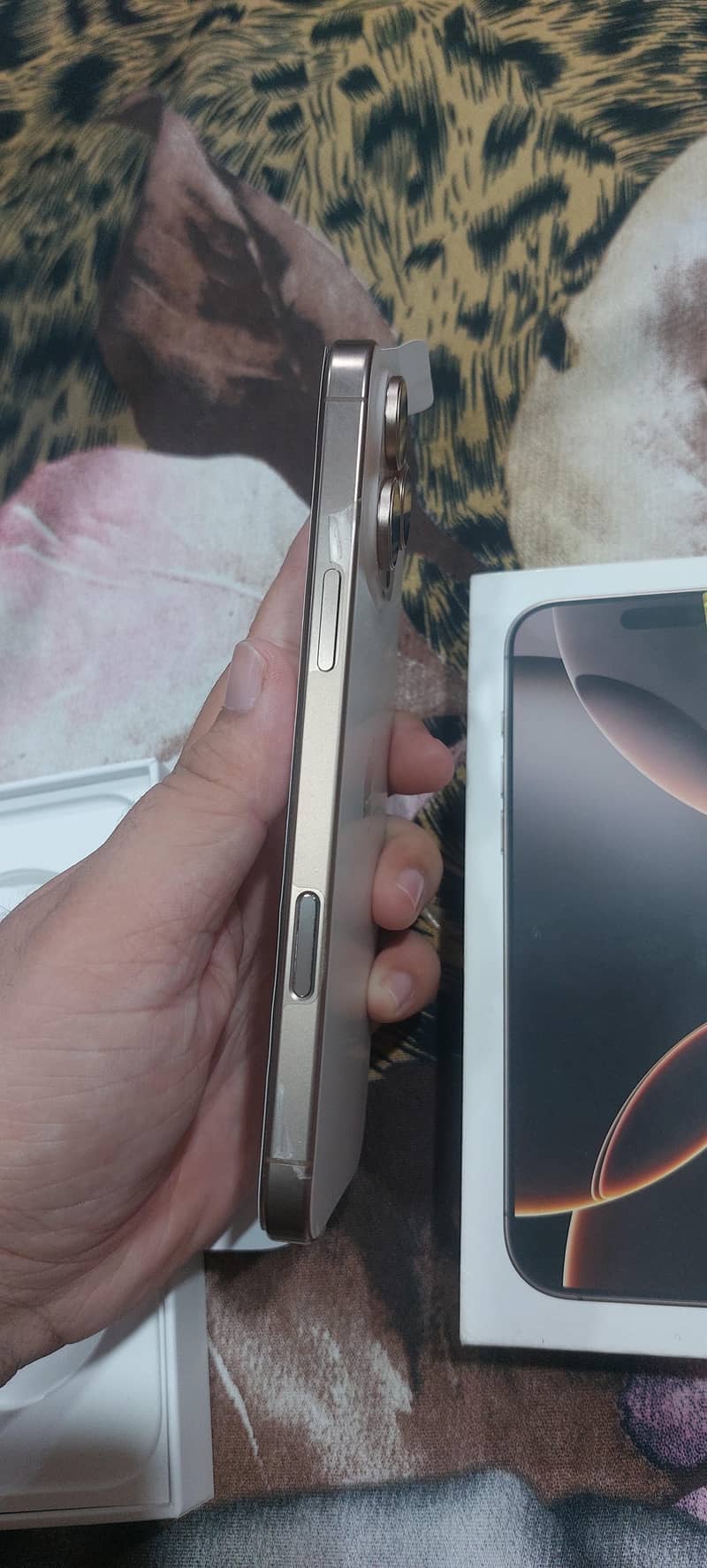 Apple iPhone 16 Pro Max 3