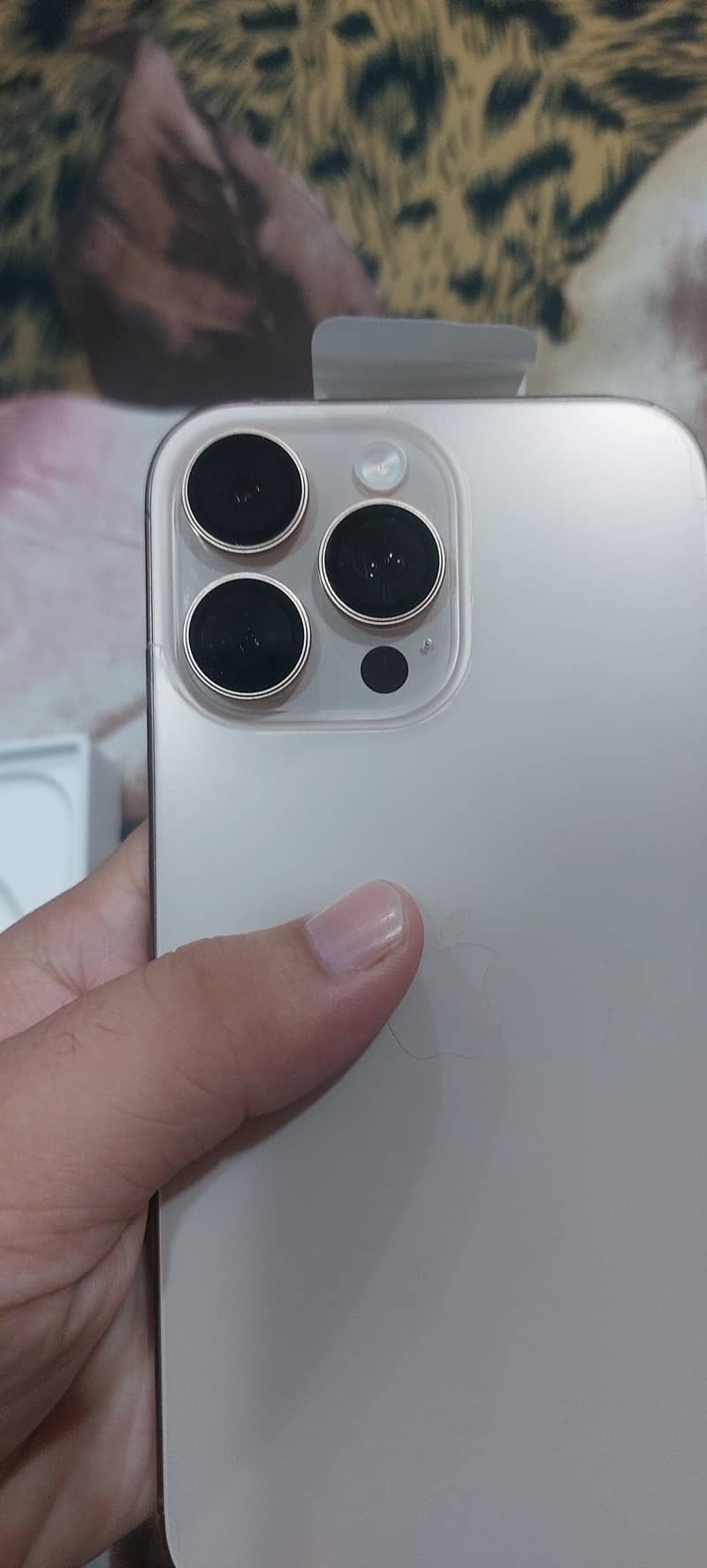 Apple iPhone 16 Pro Max 5