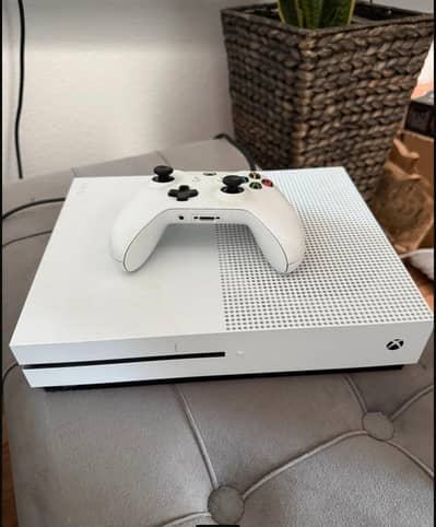 Xbox One S (60+ Games Included)