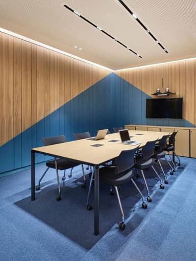 750 Yards Commercial Use Main Road Bungalow For Rent Having Tons Of Parking Area And Boasting 8,500 Sqft Of Carpeted Area Suitable For Educational Institutes, Warehouse, Corporate Office Located In Block 6 PECHS Near Shahrah-E-Faisal