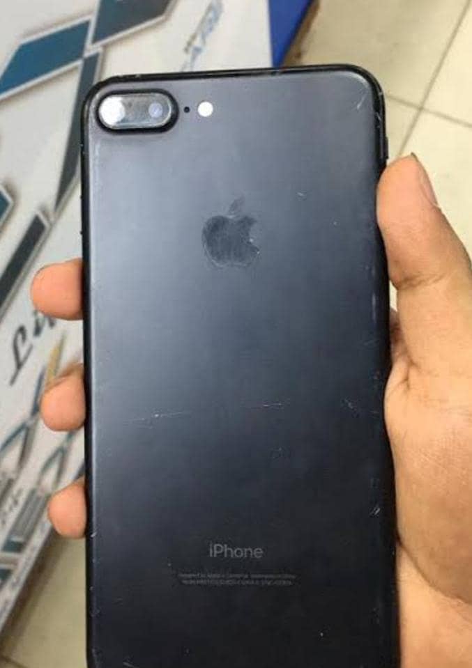 Apple iPhone 7 Plus 0
