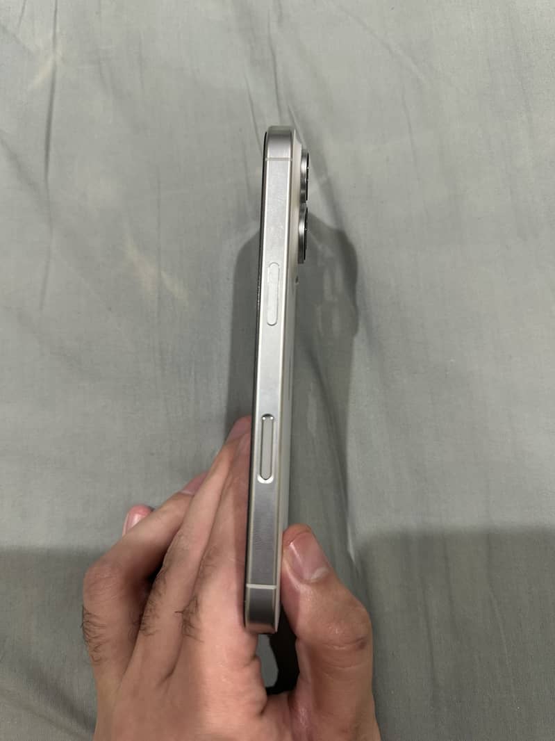 Apple iPhone 16 Pro 5