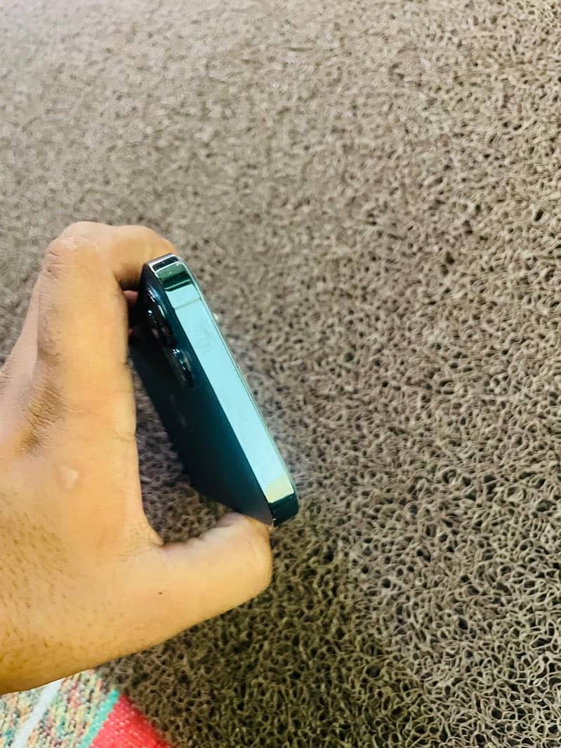 Apple iPhone 12 Pro 1