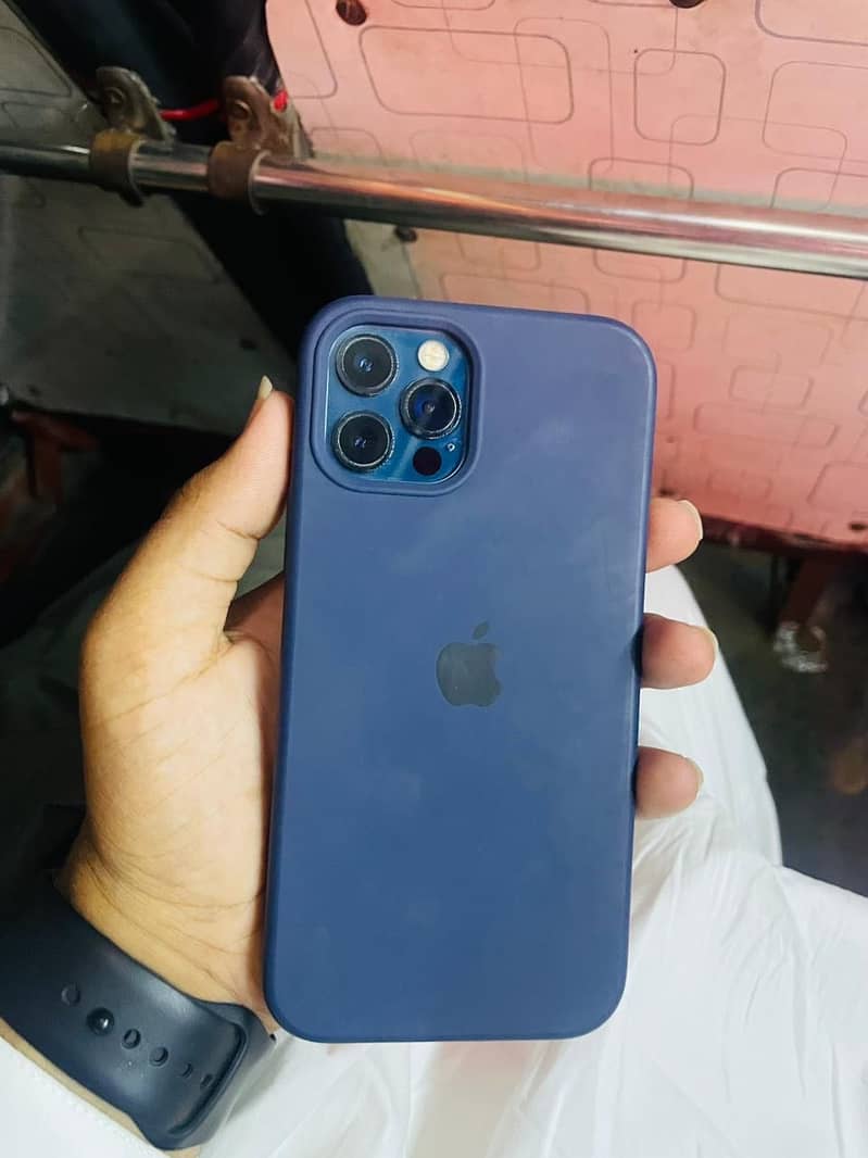 Apple iPhone 12 Pro 3