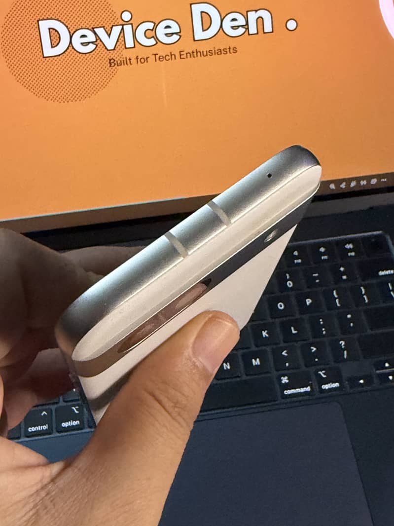 Google Pixel 8a 1