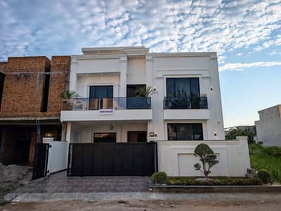 MPCHS - Block C 10 Marla House Up For sale