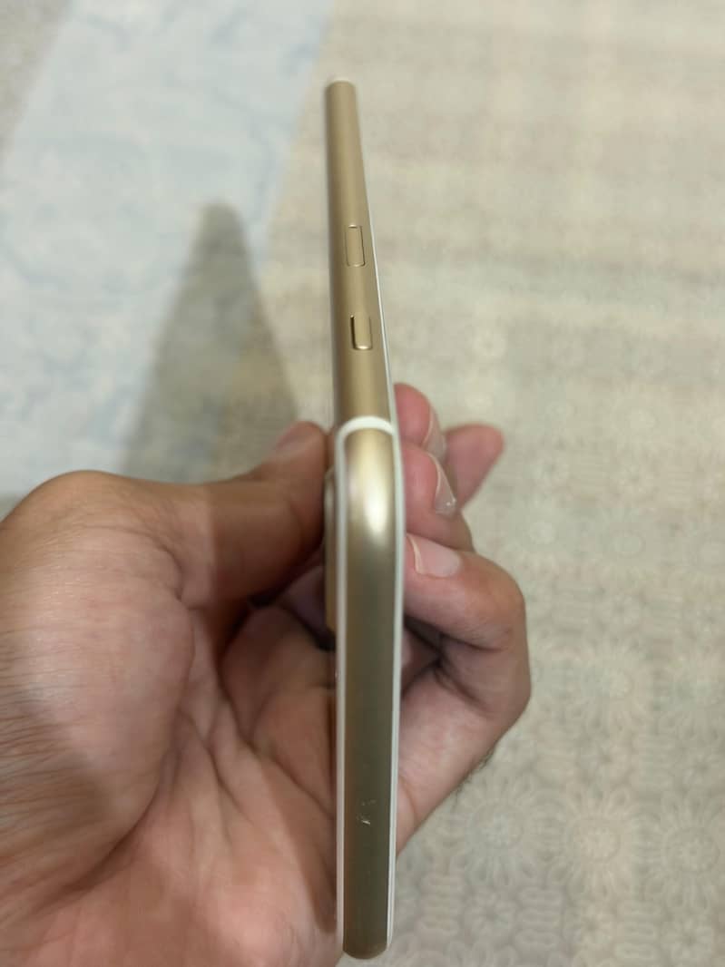 Apple iPhone 7 Plus 6