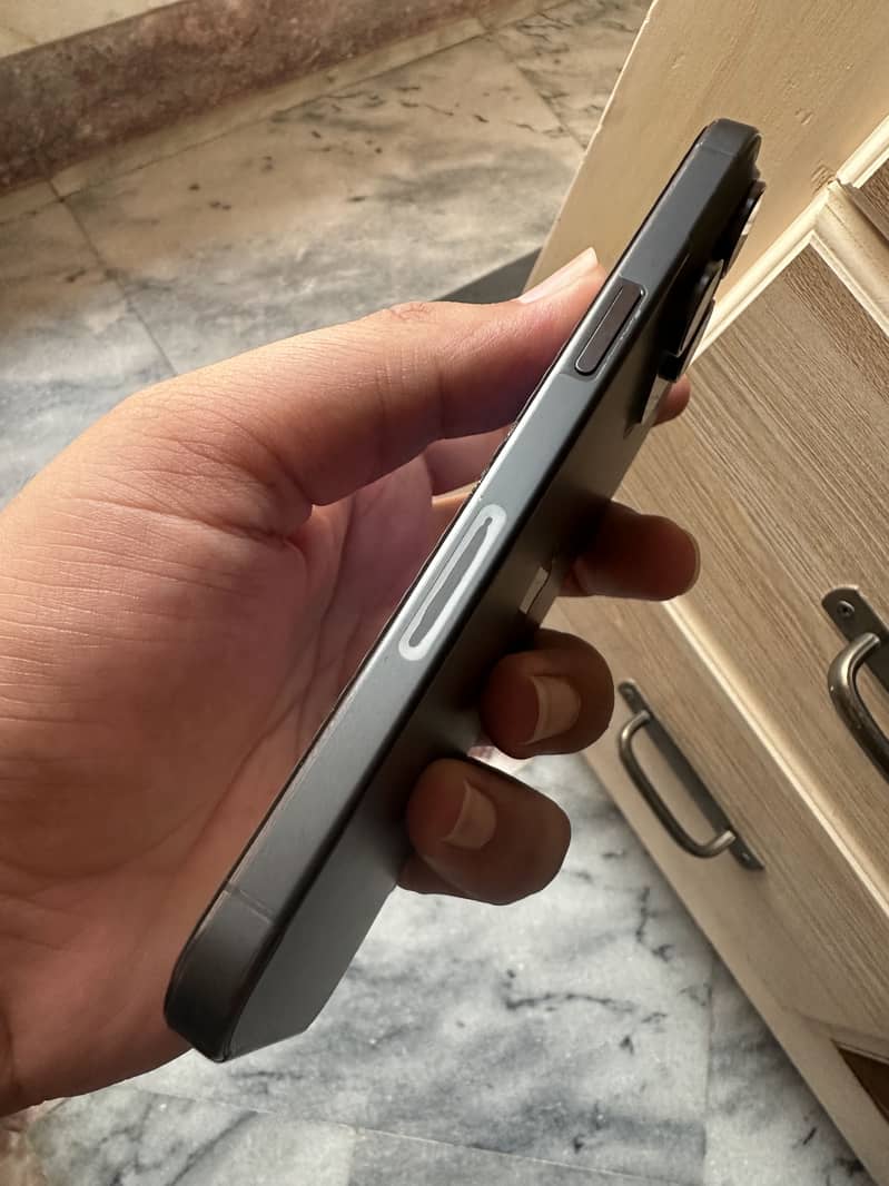 Apple iPhone 15 Pro Max 1
