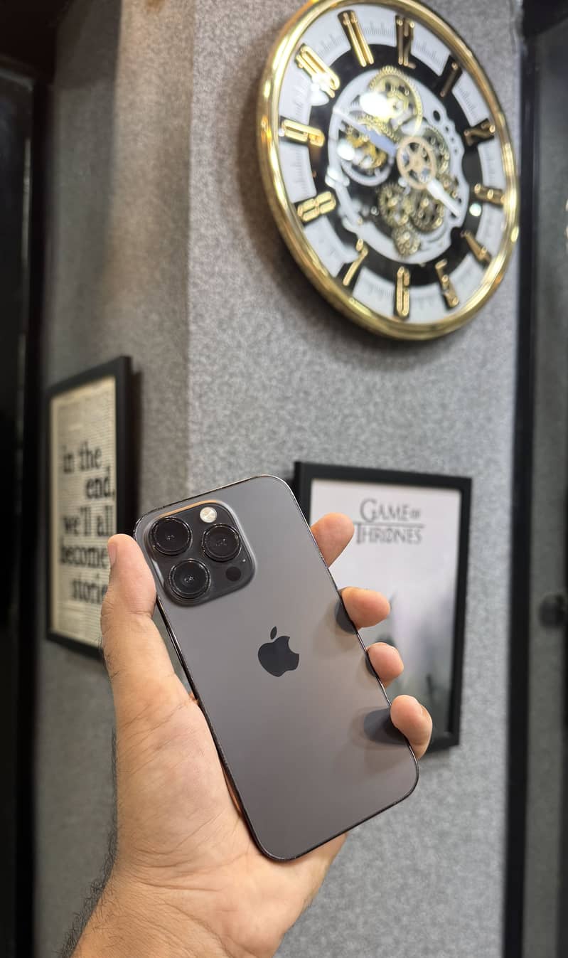 Apple iPhone 14 Pro 0