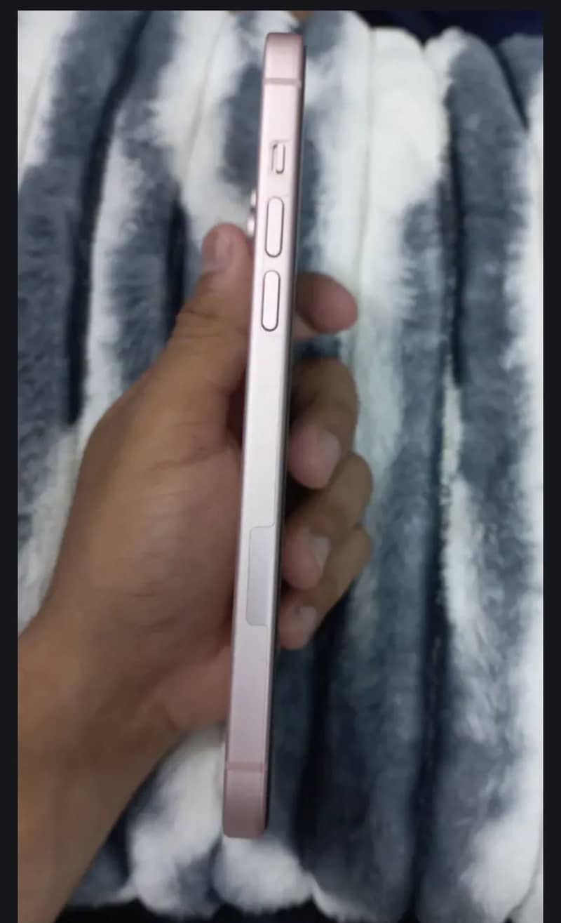 Apple iPhone 15 plus 2