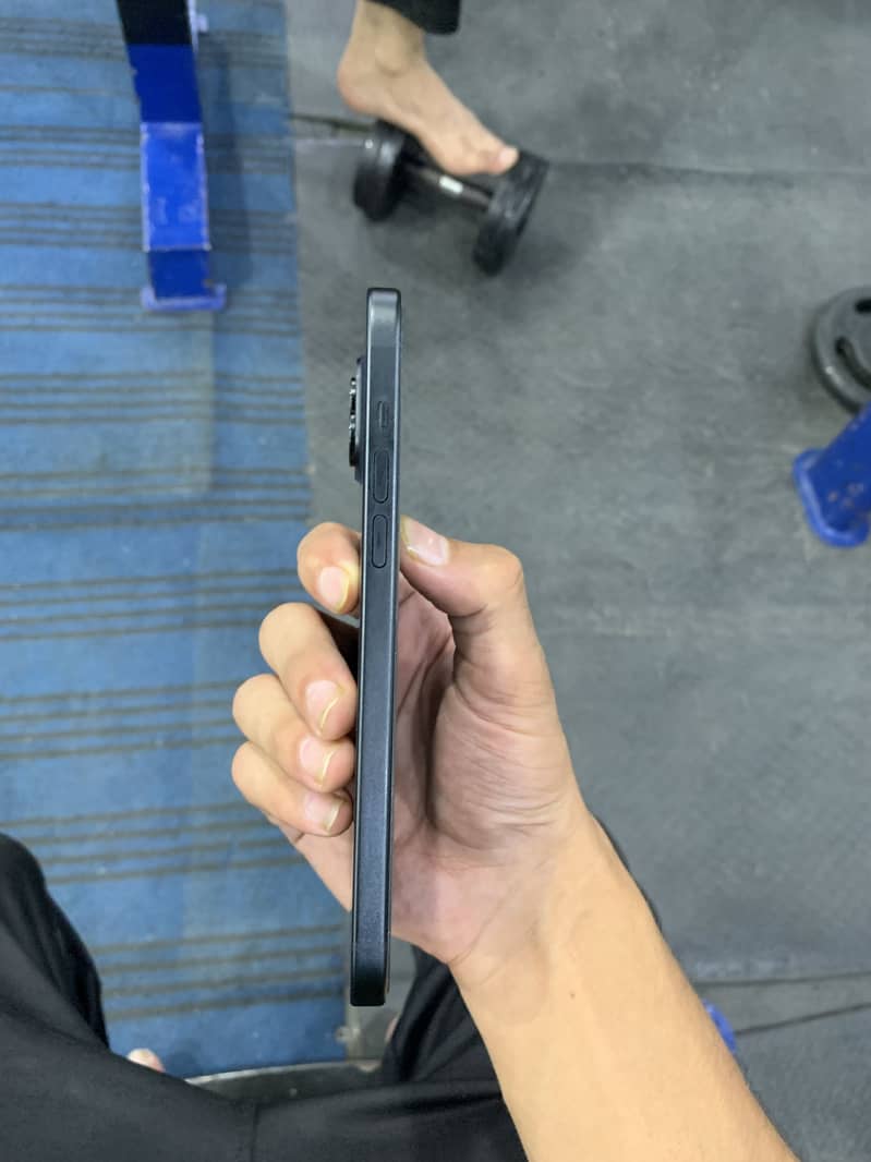 Apple iPhone 15 plus 1