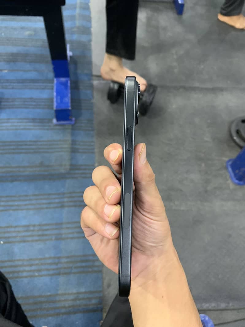Apple iPhone 15 plus 4