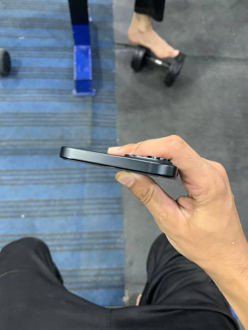 Apple iPhone 15 plus 6