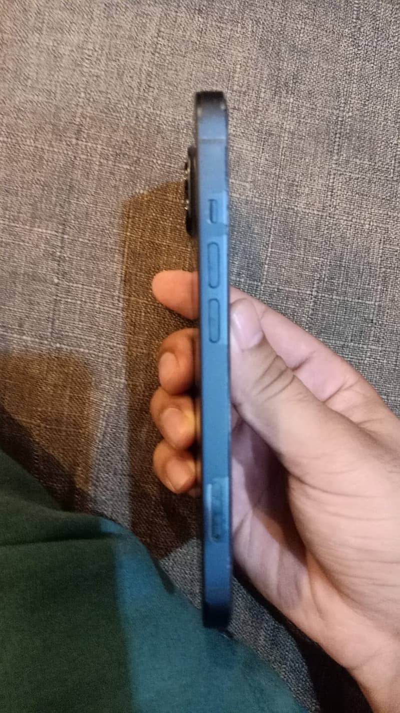 Apple iPhone 13 3