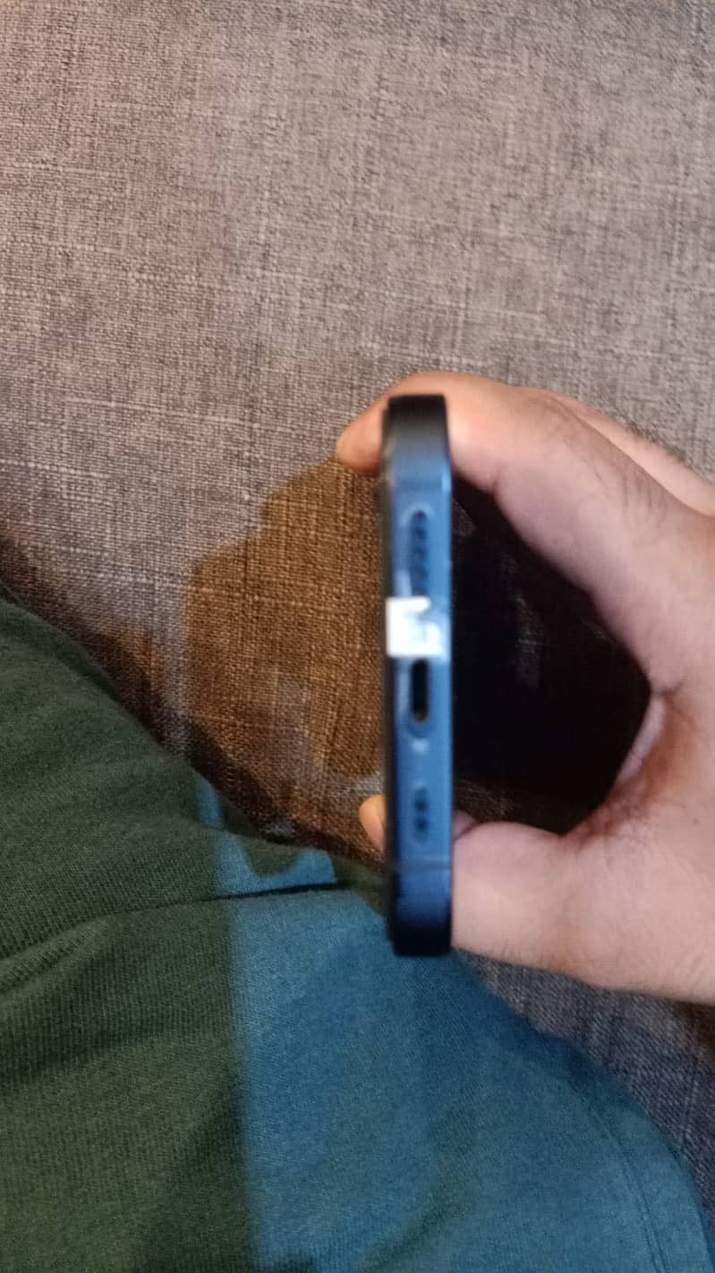 Apple iPhone 13 6