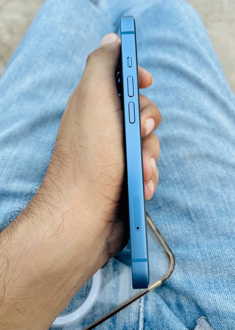 Apple iPhone 13 3