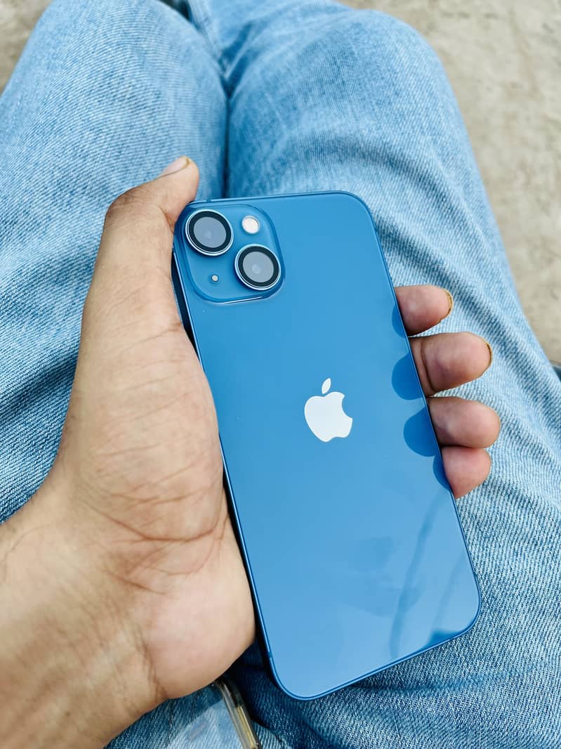 Apple iPhone 13 4