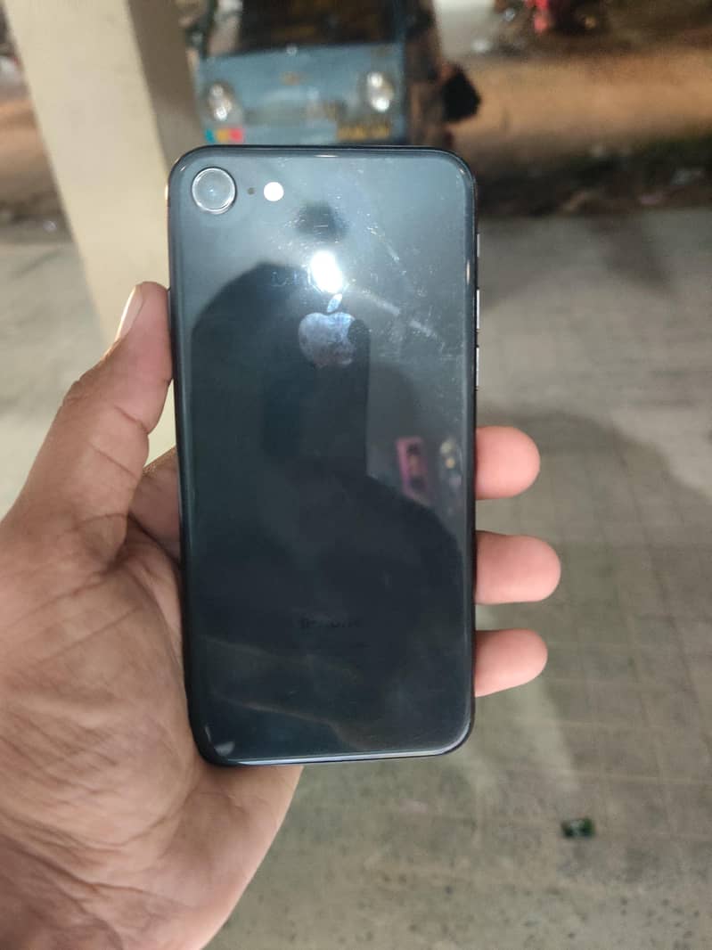 Apple iPhone 8 0