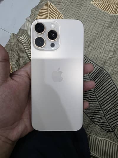 Apple iPhone 16 Pro Max