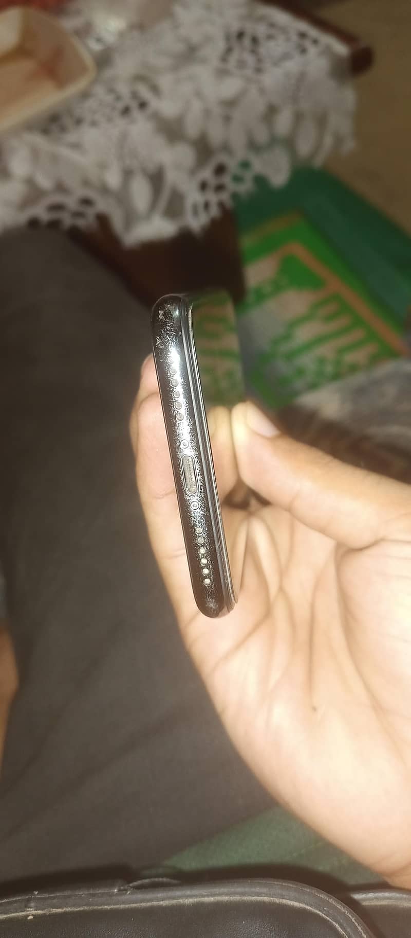 Apple iPhone X 4