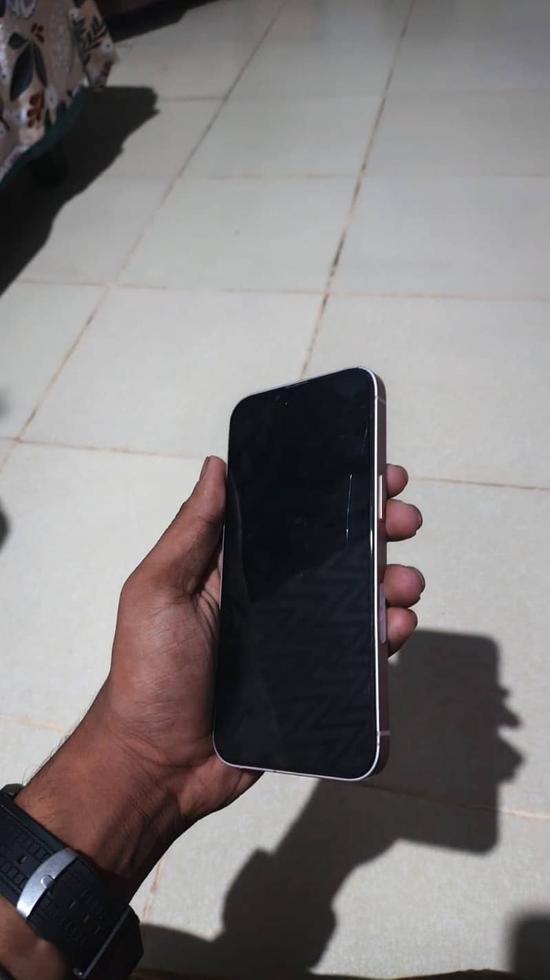 Apple iPhone 13 1
