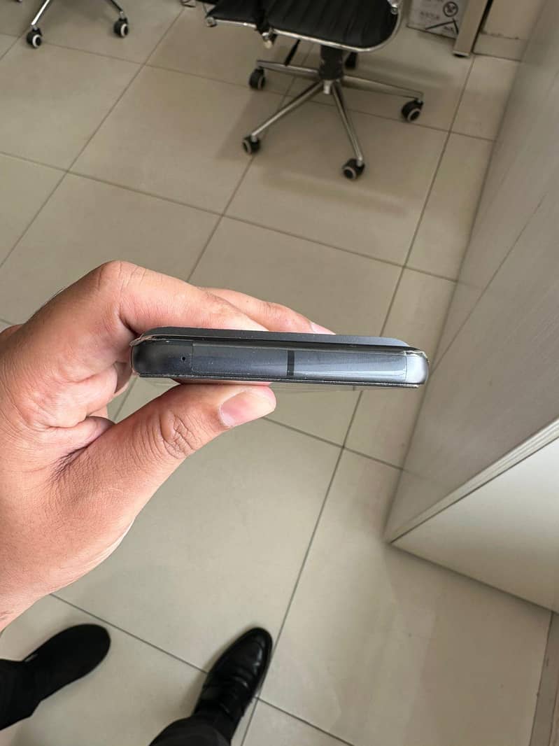 Google Pixel 8 3