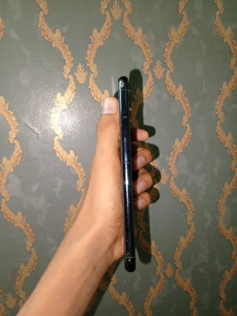 Apple iPhone 11 Pro Max 3