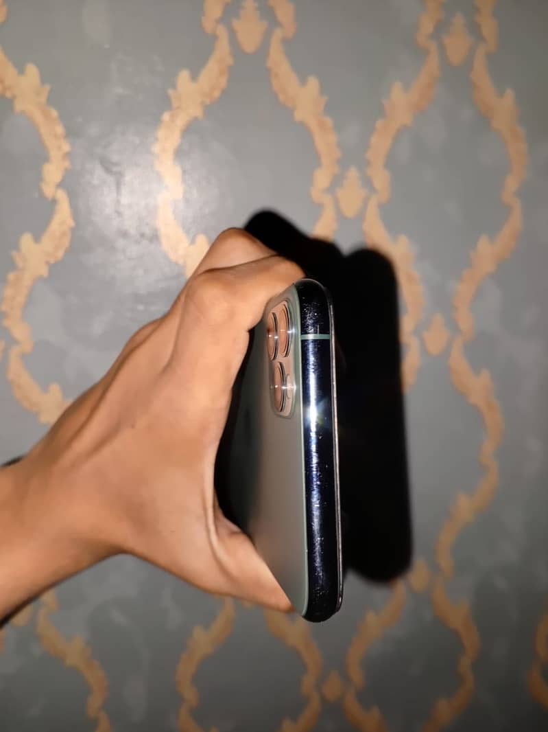 Apple iPhone 11 Pro Max 5