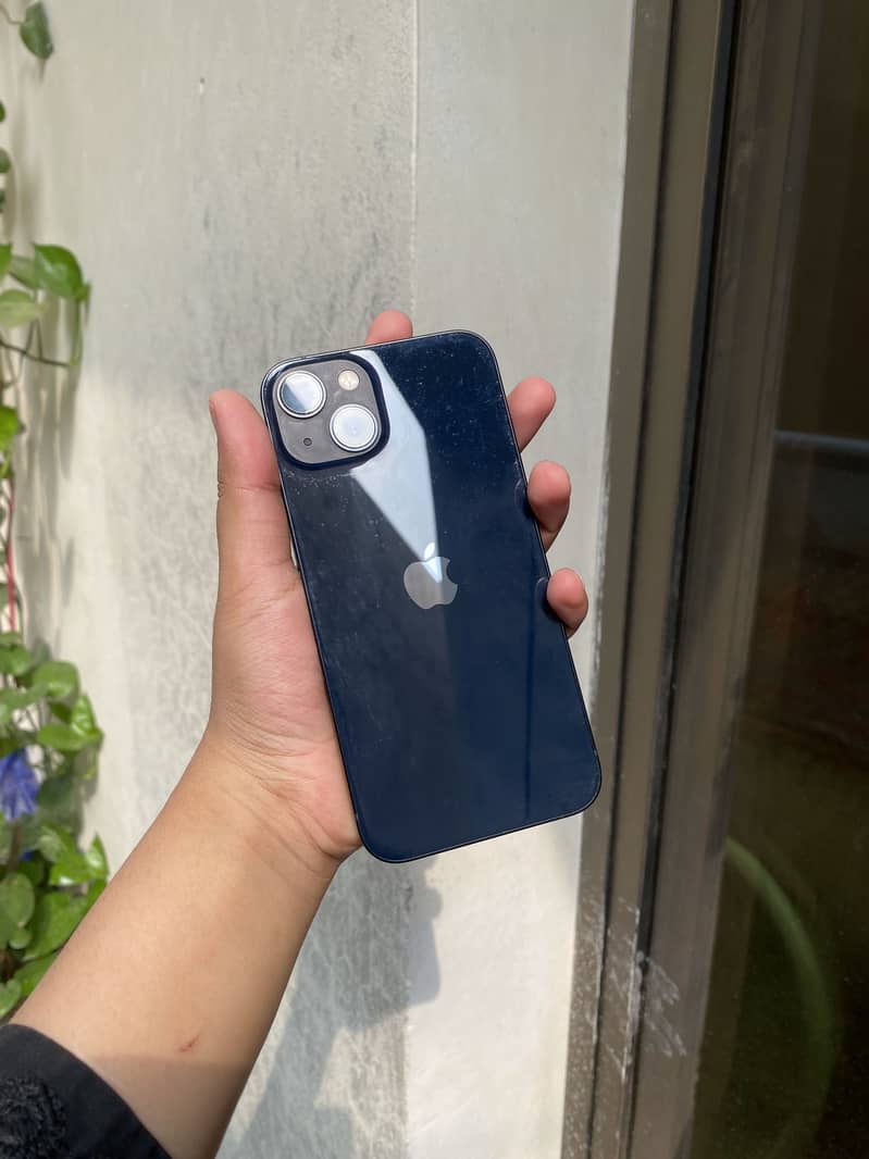 Apple iPhone 13 5