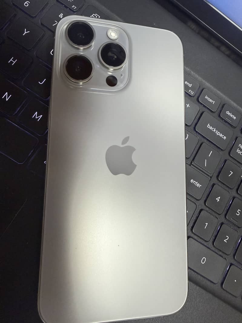 Apple iPhone 16 Pro 6