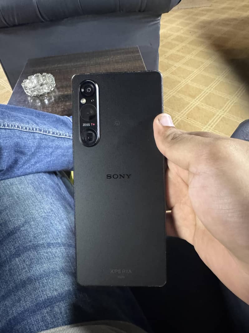 Sony 1 V 1