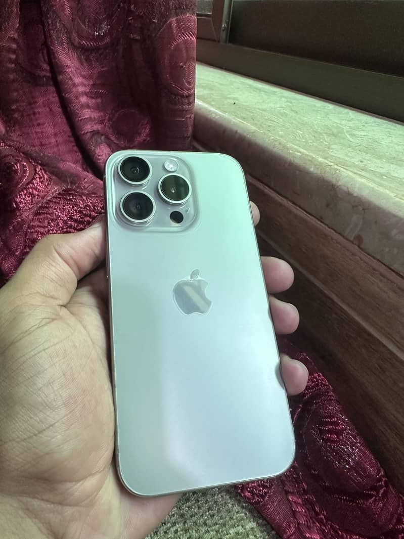 Apple iPhone 15 Pro 0