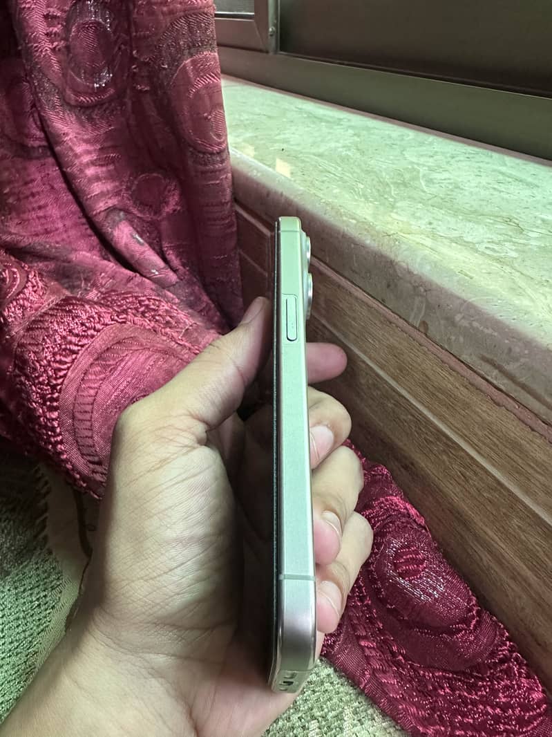 Apple iPhone 15 Pro 7