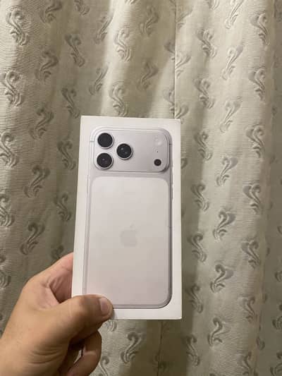 iPhone 17promax box packed