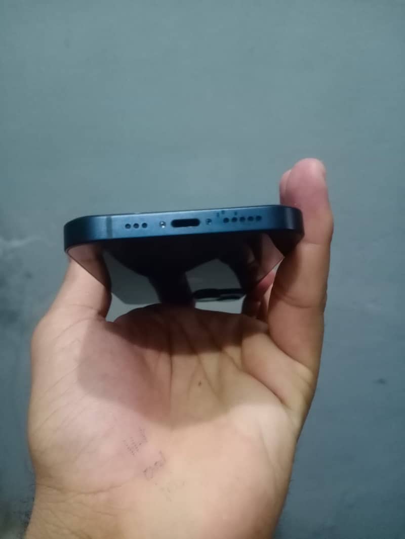 Apple iPhone 13 3