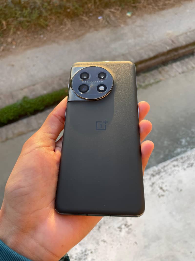 One Plus 11 4