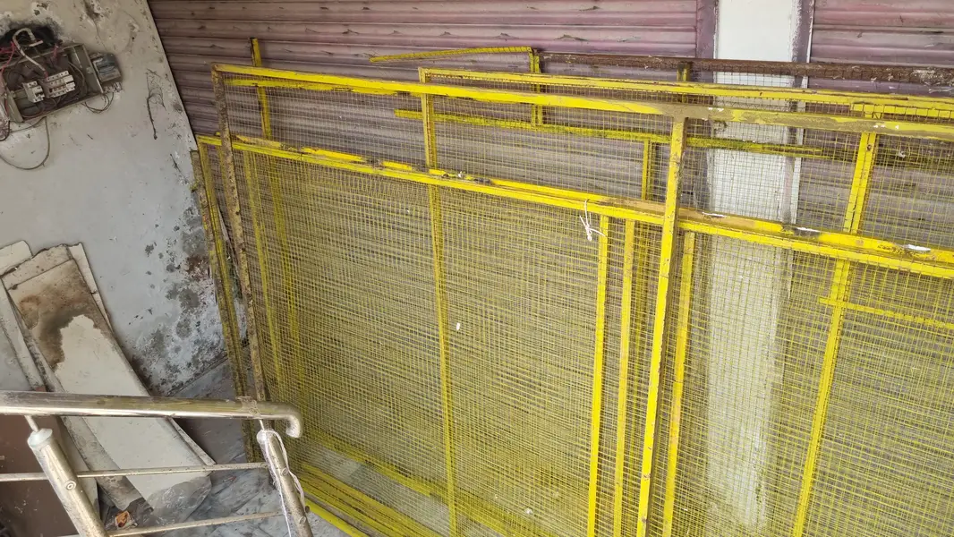 pigeons cage and pigeons for sale — photo 4